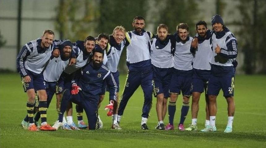 Fenerbah&ccedil;e, Bursaspor Ma&ccedil;ı Hazırlıklarını S&uuml;rd&uuml;rd&uuml;