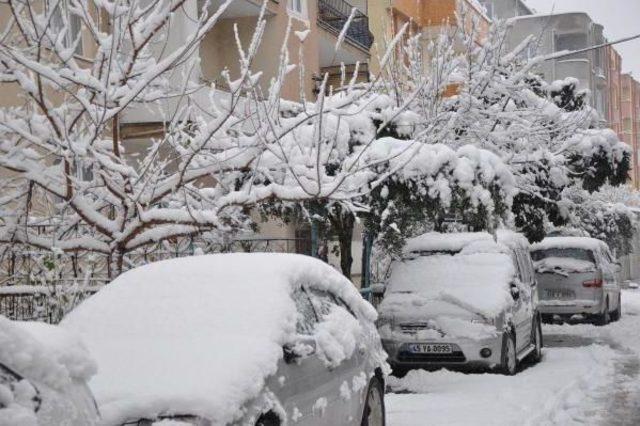 Kula'da Kapanan Yol Tekrar Ulaşıma Açıldı (2)