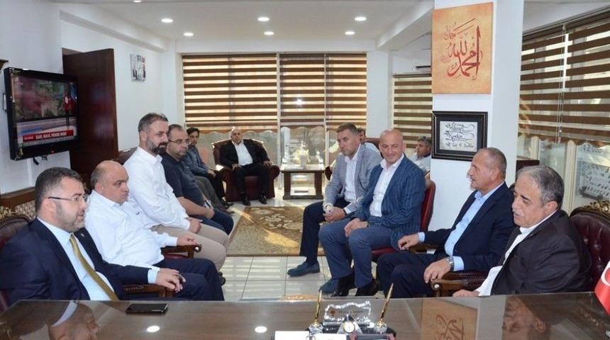 Ak Parti Yerel Y&ouml;netimler Başkanı Şent&uuml;rk D&uuml;zce&rsquo;de