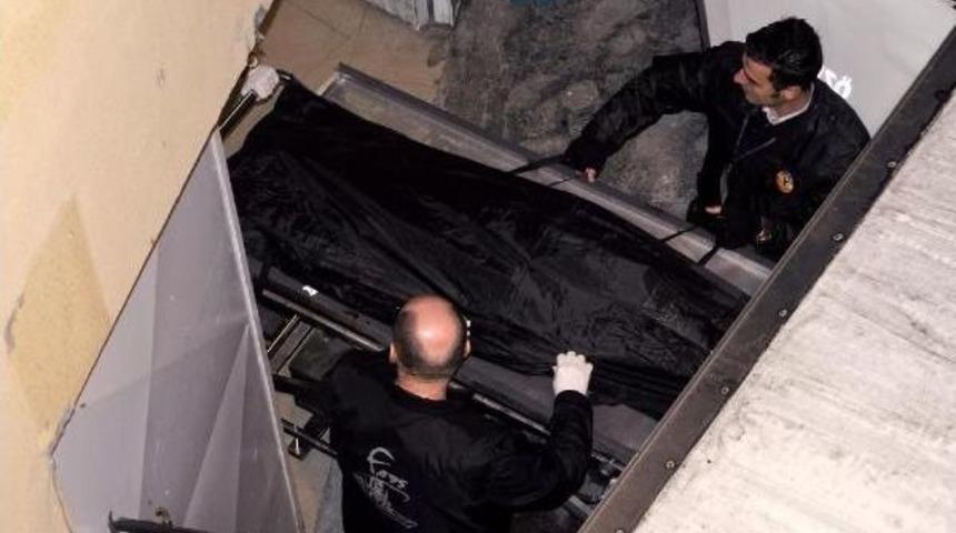 GENİŞ HABER// MA&Ccedil; &Ouml;NCESİ &Ccedil;IKAN KAVGADA SIRP TARAFTAR &Ouml;LD&Uuml;R&Uuml;LD&Uuml;