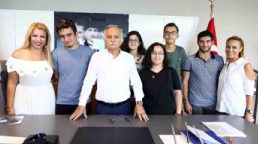 Başkan Karabağ, &Uuml;niversitelileri Ağırladı