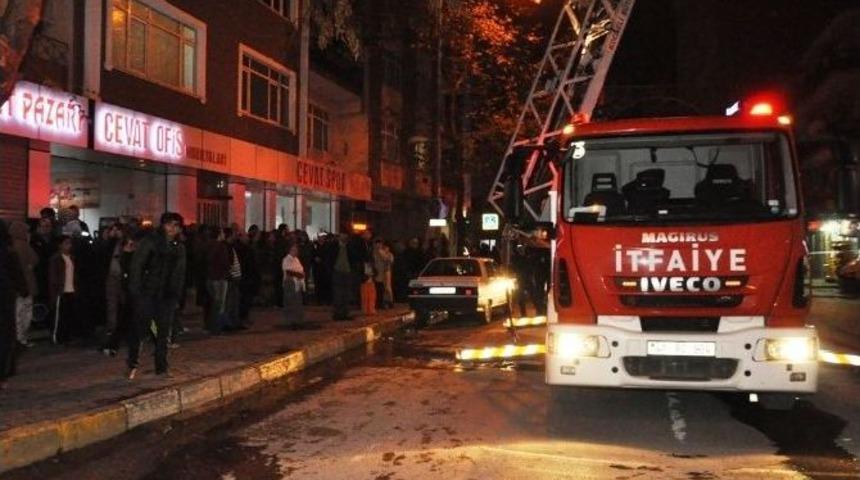 Kocaeli&rsquo;de Ev Yangını