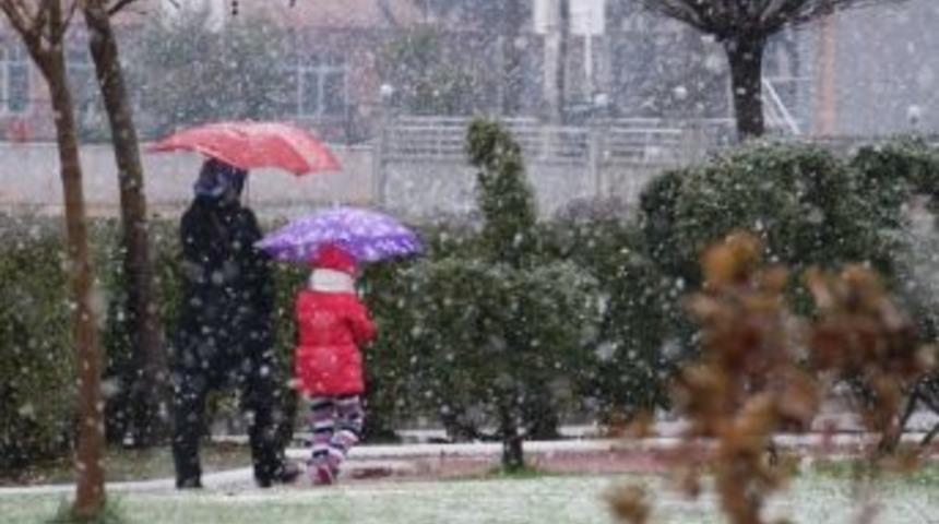 Kar Yağışı İzmir Ve Manisa&rsquo;da Eğitimi Vurdu