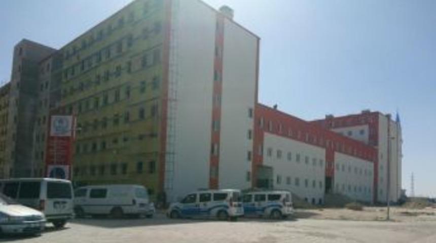 Yurt İnşaatından D&uuml;şen Montaj İş&ccedil;isi Yaralandı