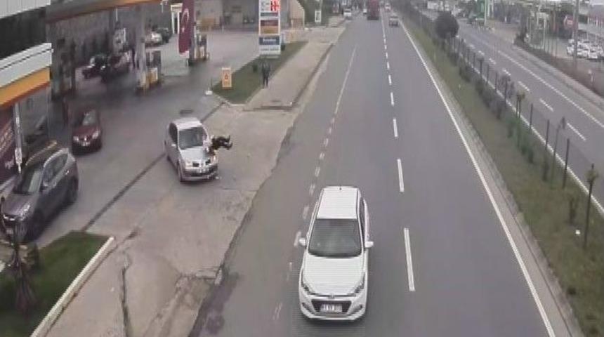 S&uuml;r&uuml;c&uuml; De Yaya Da Dalgın Olunca Kaza Ka&ccedil;ınılmaz Oldu