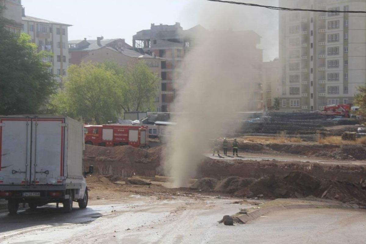 Patlayan Doğalgaz Hattı Paniğe Neden Oldu