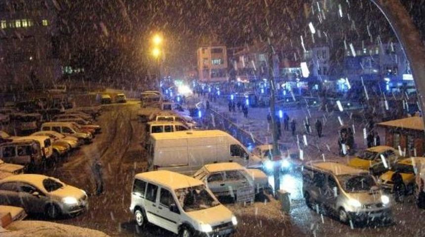 G&uuml;m&uuml;şhane' De 164 K&ouml;y Yolu Ulaşıma Kapandı