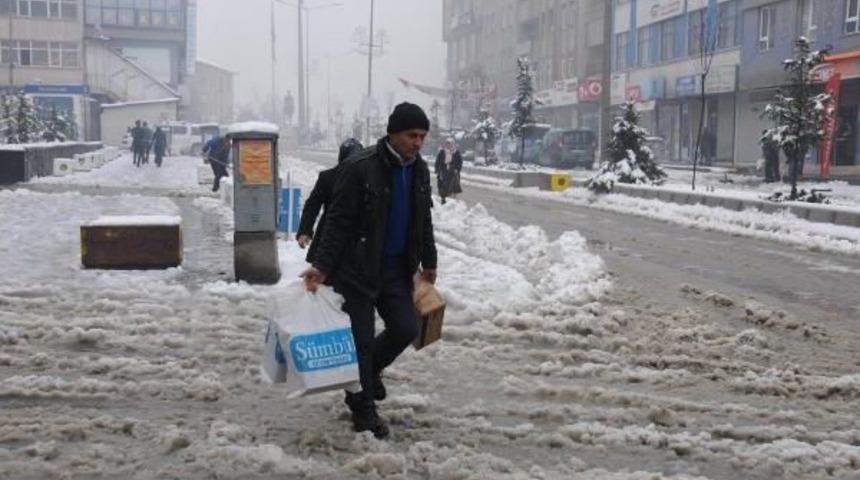 HAKKARİ, BEYAZA B&Uuml;R&Uuml;ND&Uuml;