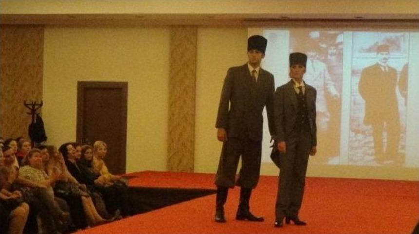 Osmanlı D&ouml;nemi Ve Atat&uuml;rk Kıyafetleri Alkışlarla İzlendi