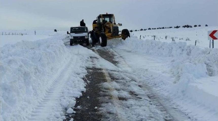 B&uuml;y&uuml;kşehir Ekipleri, Kardan Kapanan Yolları A&ccedil;tı
