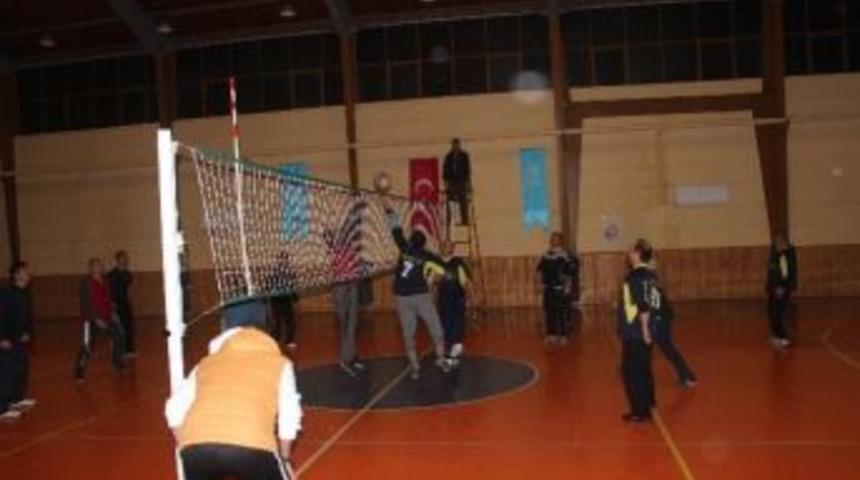Beyşehir&rsquo;de &Ouml;ğretmenler Arası Voleybol Turnuvası