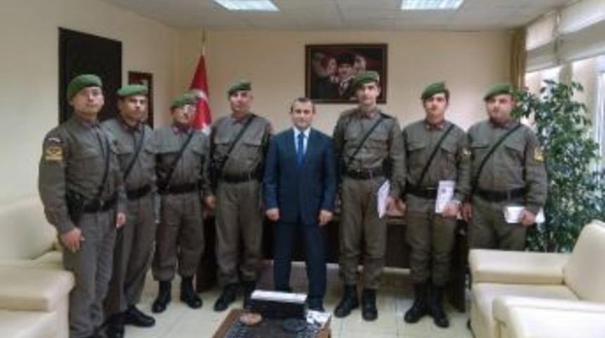 Kaymakam Sonel&rsquo;den İl&ccedil;e Jandarmaya &Ouml;d&uuml;l