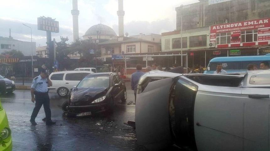 Yalova&rsquo;da Trafik Kazası: 2 Yaralı