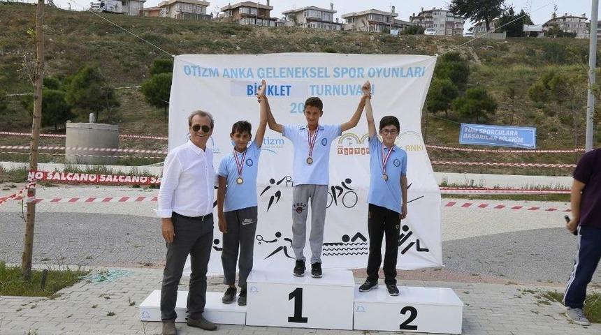 B&uuml;y&uuml;k&ccedil;ekmece Belediyesi&rsquo;nden Otizmli &Ccedil;ocuklarla Bisiklet Turnuvası