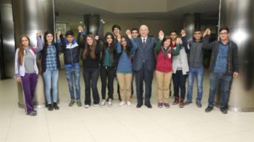 Torbalı&rsquo;da Başkan G&ouml;rmez Uyuşturucuya Karşı Gen&ccedil;lerle Elele