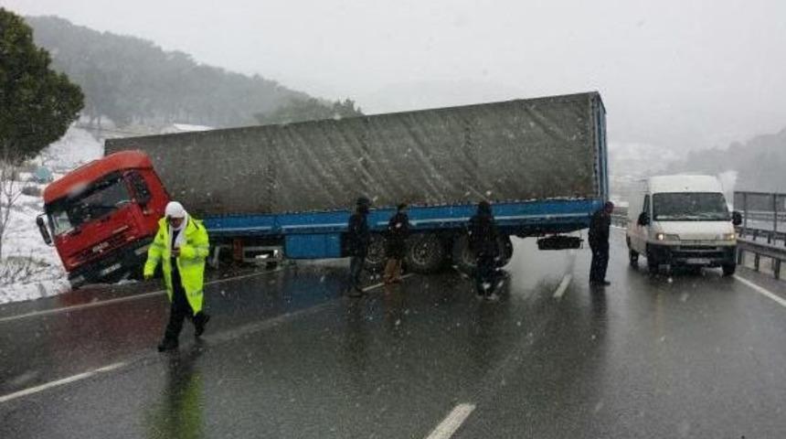 İzmir'de Kar Yağışı Başladı (2)