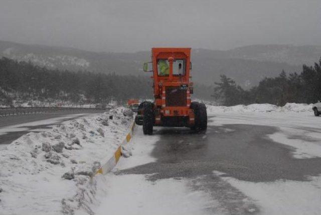 İzmir'de Kar Yağışı Başladı (2)