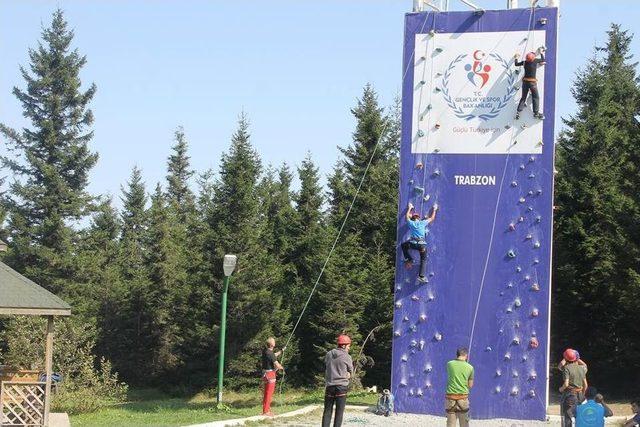 D&uuml;zk&ouml;y Bin 635 Kamp&ccedil;ıyı Ağırladı 1