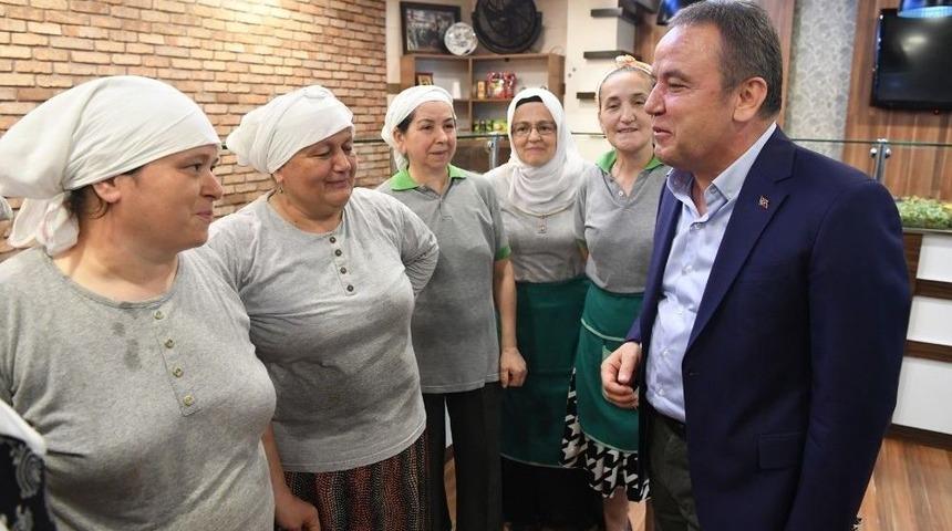 Başkan B&ouml;cek&rsquo;ten Fındık &Uuml;reticisine Destek