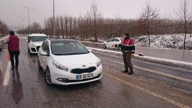 Kar Lastiği Ve Zinciri Olmayanlar Kandıra’ya Gidemiyor