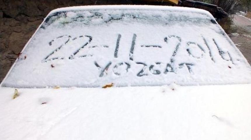 YOZGAT'TA MEVSİMİN İLK KARI YAĞDI