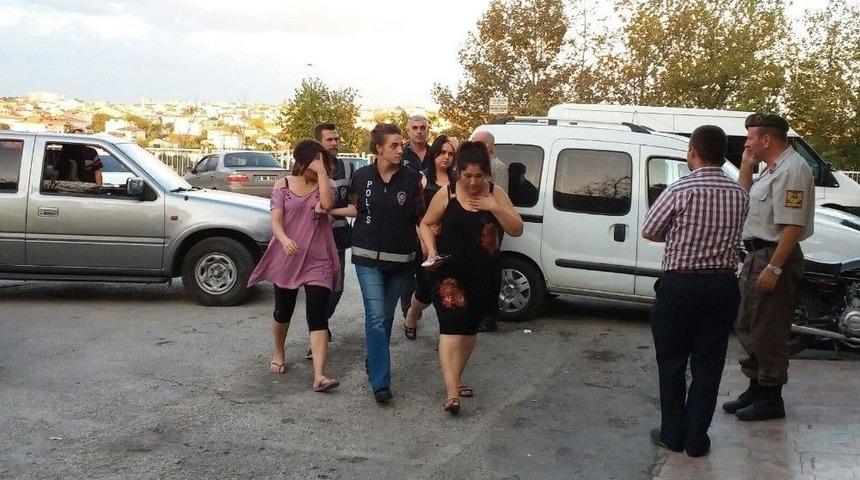 Edirne&rsquo;de Huzur Operasyonunda 3 Yabancı Uyruklu Kadın Yakalandı