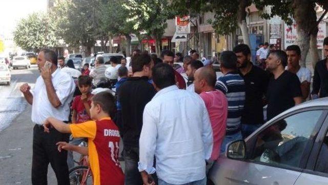 Kamyon &Ccedil;arpan Kadın &Ouml;ld&uuml;, 2 &Ccedil;ocuğu Yaralandı 1