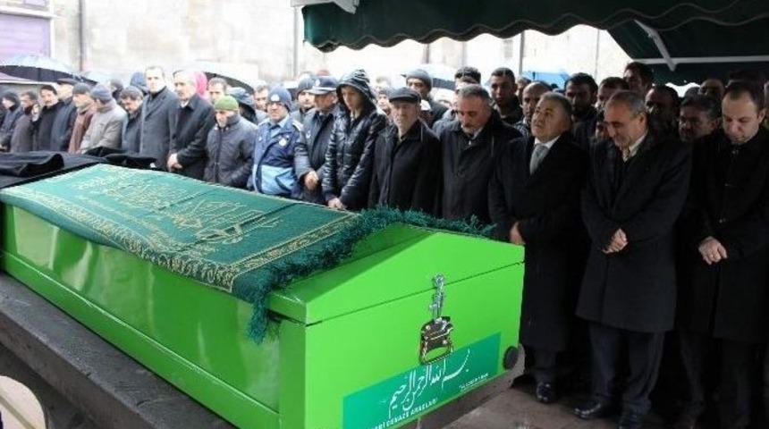 Silahlı Saldırıda Hayatını Kaybeden Memur, Son Yolculuğuna Uğurlandı