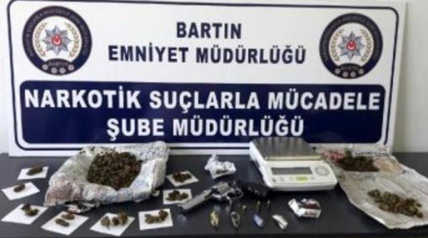 Bartın'da Uyuşturucu Operasyonu: 2 G&ouml;zaltı