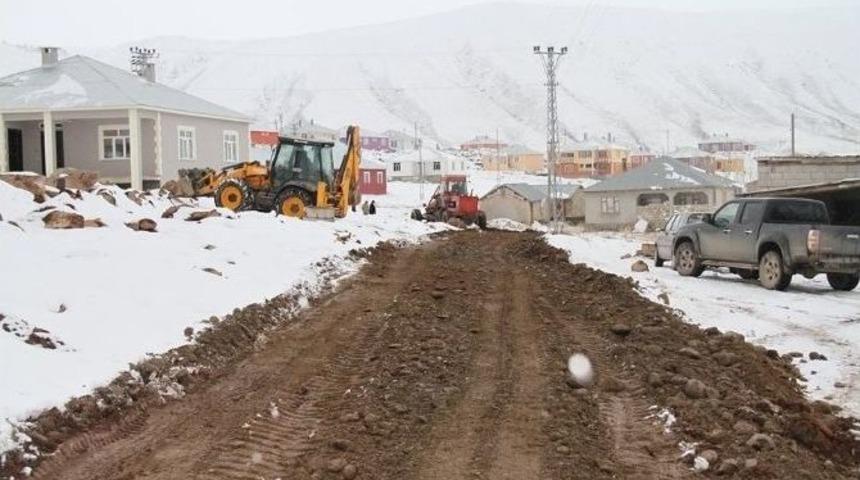 Erciş Belediyesi&rsquo;nden Yol &Ccedil;alışması