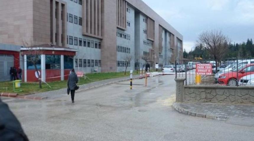 Yasa Dışı Dinlemeden G&ouml;zaltına Alınan Polisler Adliyede