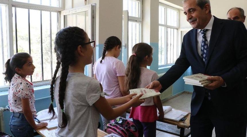 Haliliye&rsquo;den Kırtasiye Yardımı