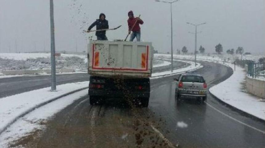 İzmir'de Soğuk Hava Seferberliği