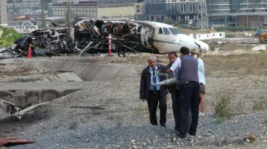 Kaza İnceleme Ekibi D&uuml;şen U&ccedil;ağı Başında