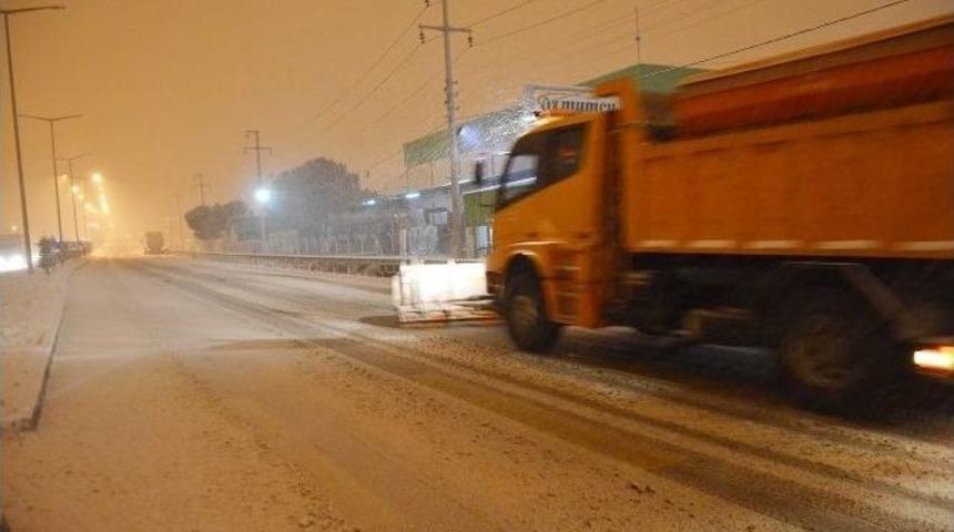 Kula&rsquo;da Mahalle Yolları Kapalı