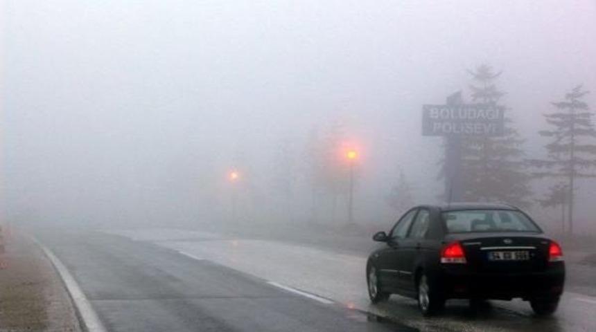 BOLU DAĞI'NDA YOĞUN SİS ULAŞIMI ETKİLEDİ