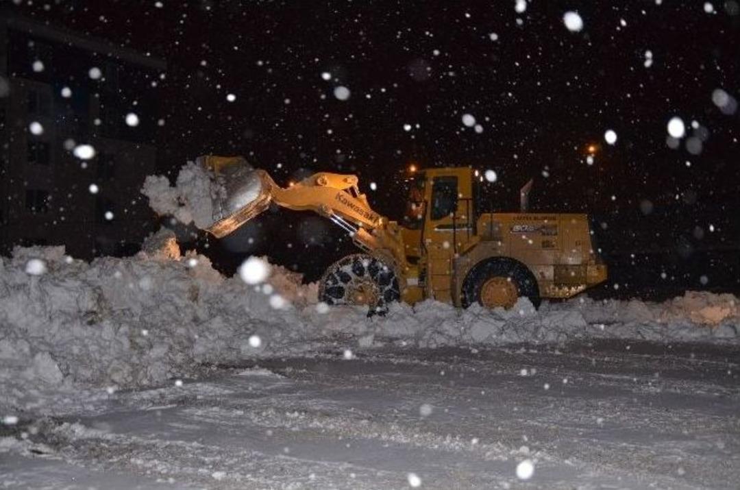 Boz&uuml;y&uuml;k&rsquo;te Karla M&uuml;cadele S&uuml;r&uuml;yor