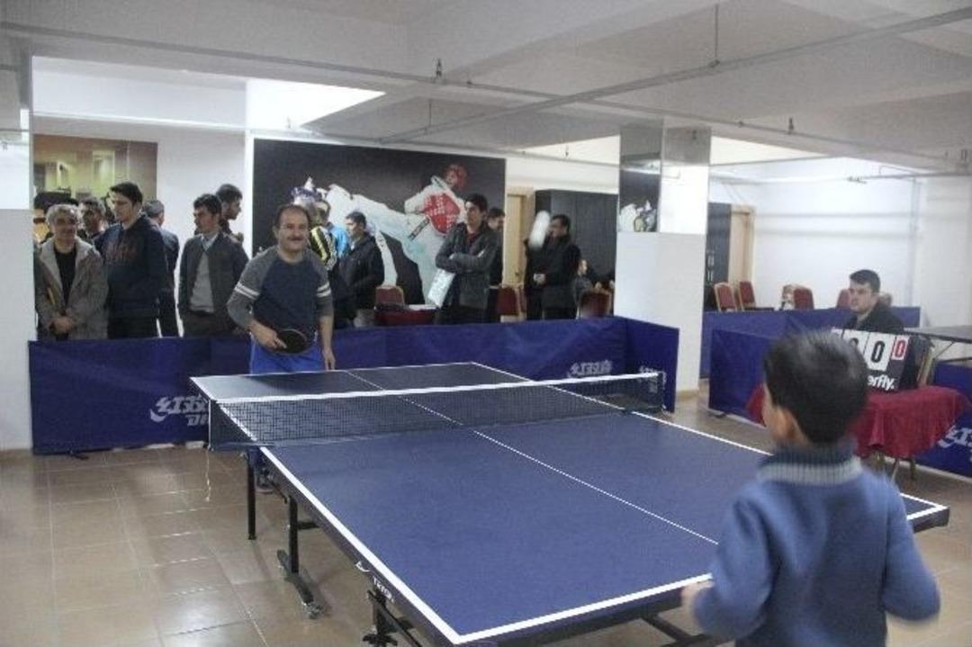 Van-şişli &Ouml;ğretmenevi 24 Kasım &Ouml;ğretmenler G&uuml;n&uuml; Masa Tenisi Turnuvası D&uuml;zenledi