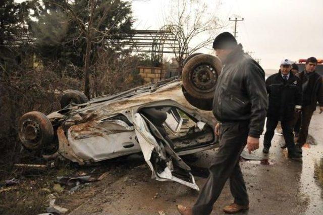 Gaziantep'te Otomobil Devrildi: 4 Yaralı