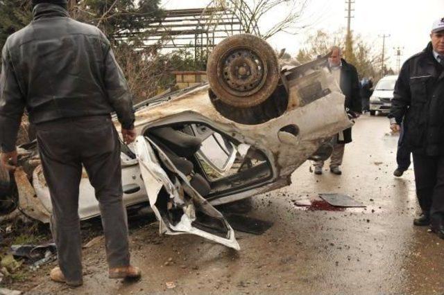 Gaziantep'te Otomobil Devrildi: 4 Yaralı