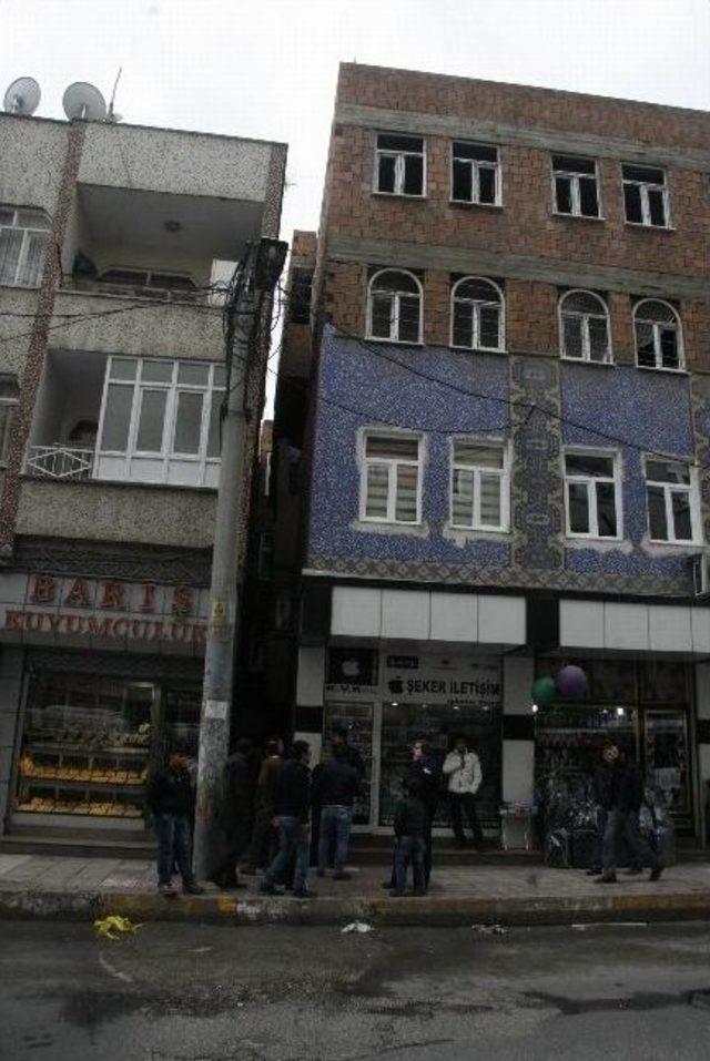 Cam Silerken Zemine &Ccedil;akıldı 2