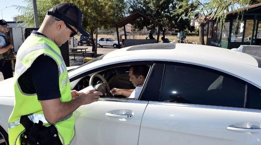 Fet&ouml; Ş&uuml;phelisi Yol Kontrol&uuml;nde Yakalandı