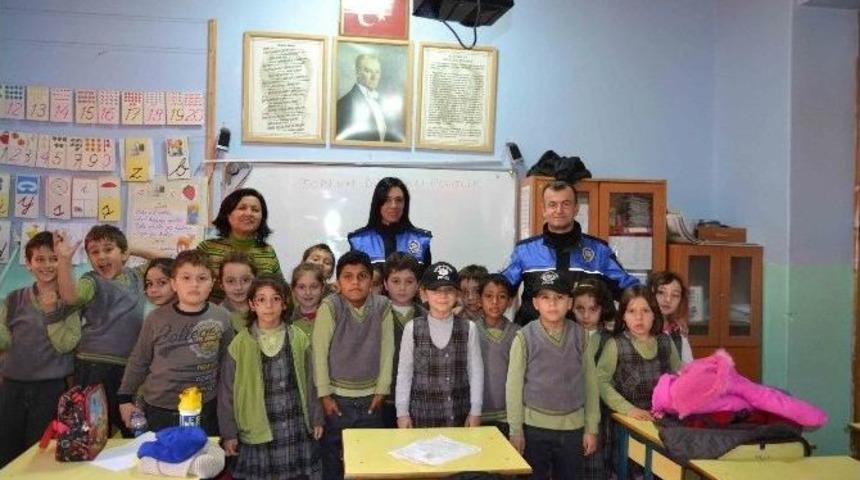 Toplum Destekli Polis Kuşadası&rsquo;nda &Ccedil;alışmalarına Başladı