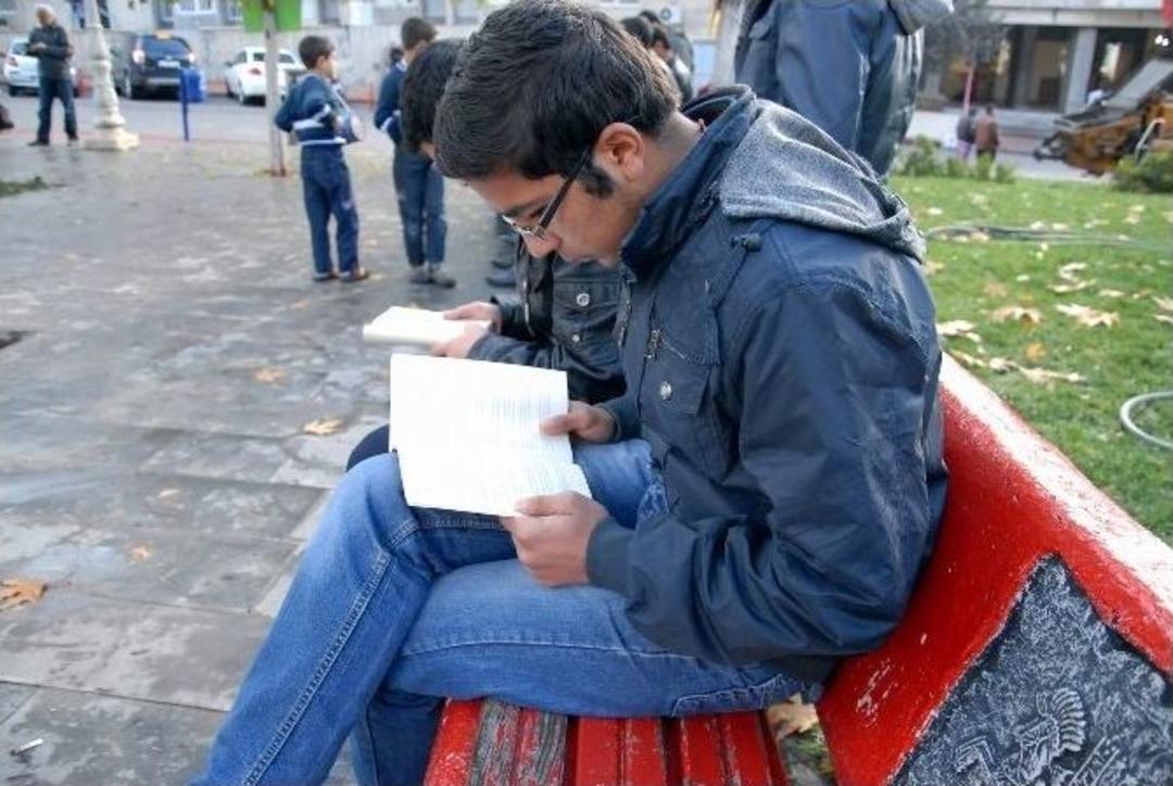 Siverekli Gen&ccedil;ler Cehalete Savaş A&ccedil;tı