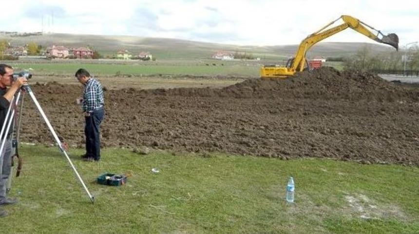 Saraykent Belediyesi Tarafından Yapılan Spor Tesisleri Tamamlanıyor