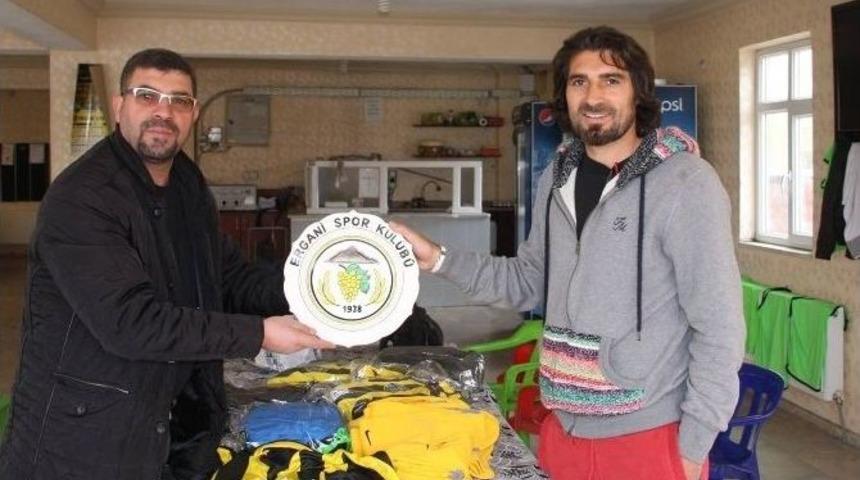 Şehmus &Ouml;zer&rsquo;den Erganispor&rsquo;a Anlamlı Yardım