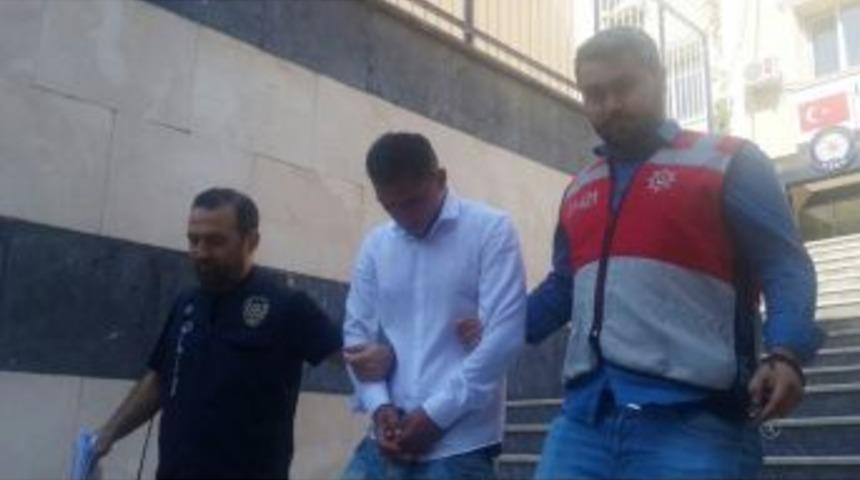 Kendine Polis Süsü Veren Telefon Dolandırıcısı Yakalandı