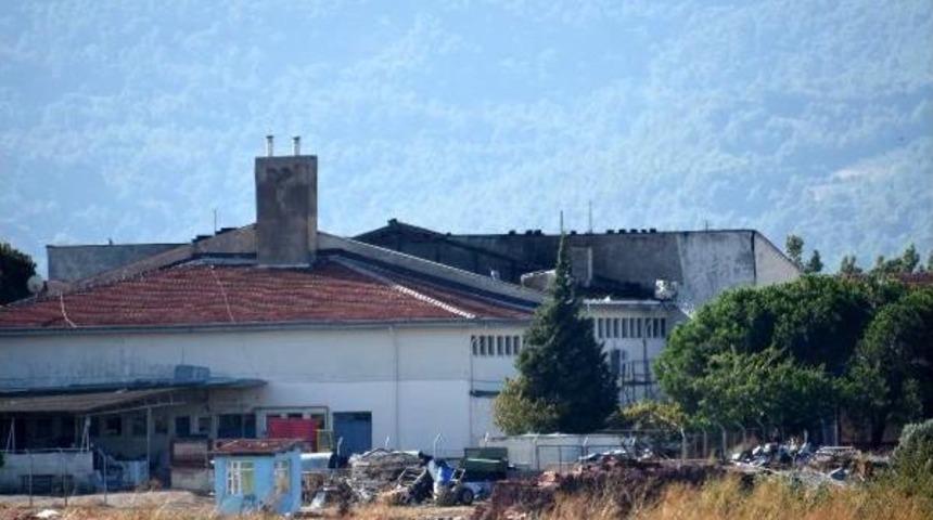 &Ccedil;anakkale A&ccedil;ık Cezaevi'nin Yanan &Ccedil;atısı Onarılacak