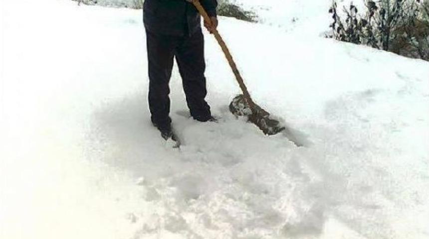 &Ccedil;ORUM&rsquo;DA KAR ETKİLİ OLDU