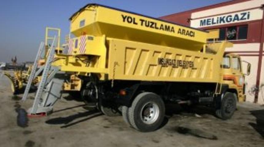 Kar Temizleme Ve Tuzlama Ekipleri Hazır Kıta